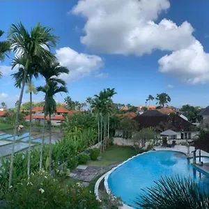 nipuri.hotelsseminyak.net/