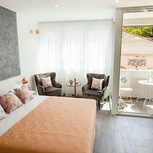 rose-gold-rooms-studio-with-balcony.splithotels.org/