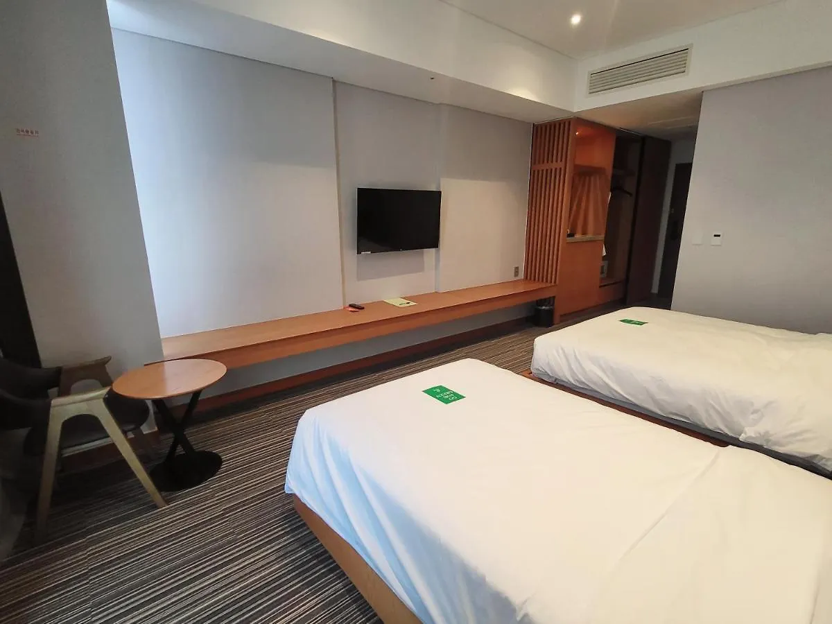 Hotel Tour Incheon Airport Hotel & Suites קוריאה הדרומית
